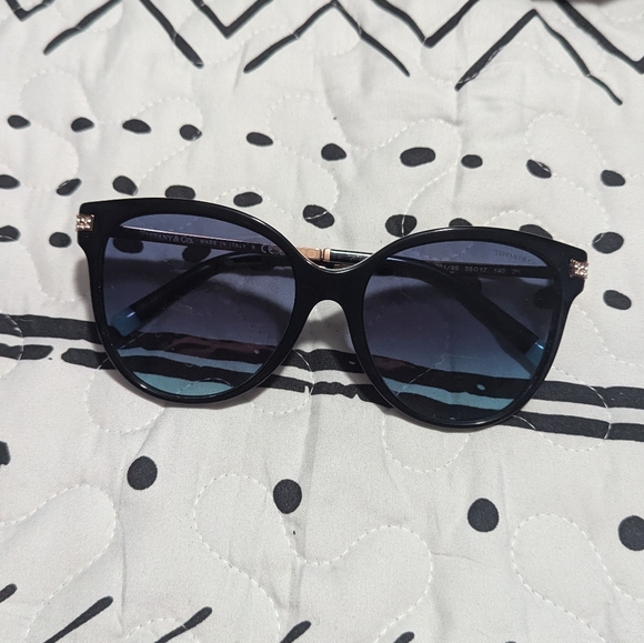 Tiffany & Co. SUNGLASSES - Picture 3 of 6